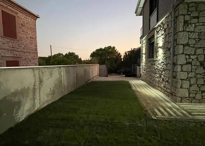 Villa Modern Pool Near Sarimsakli In *